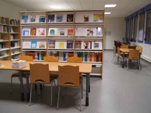 Salle de lecture du CDI de l'école Duchemin (point d'accueil du bibliobus)